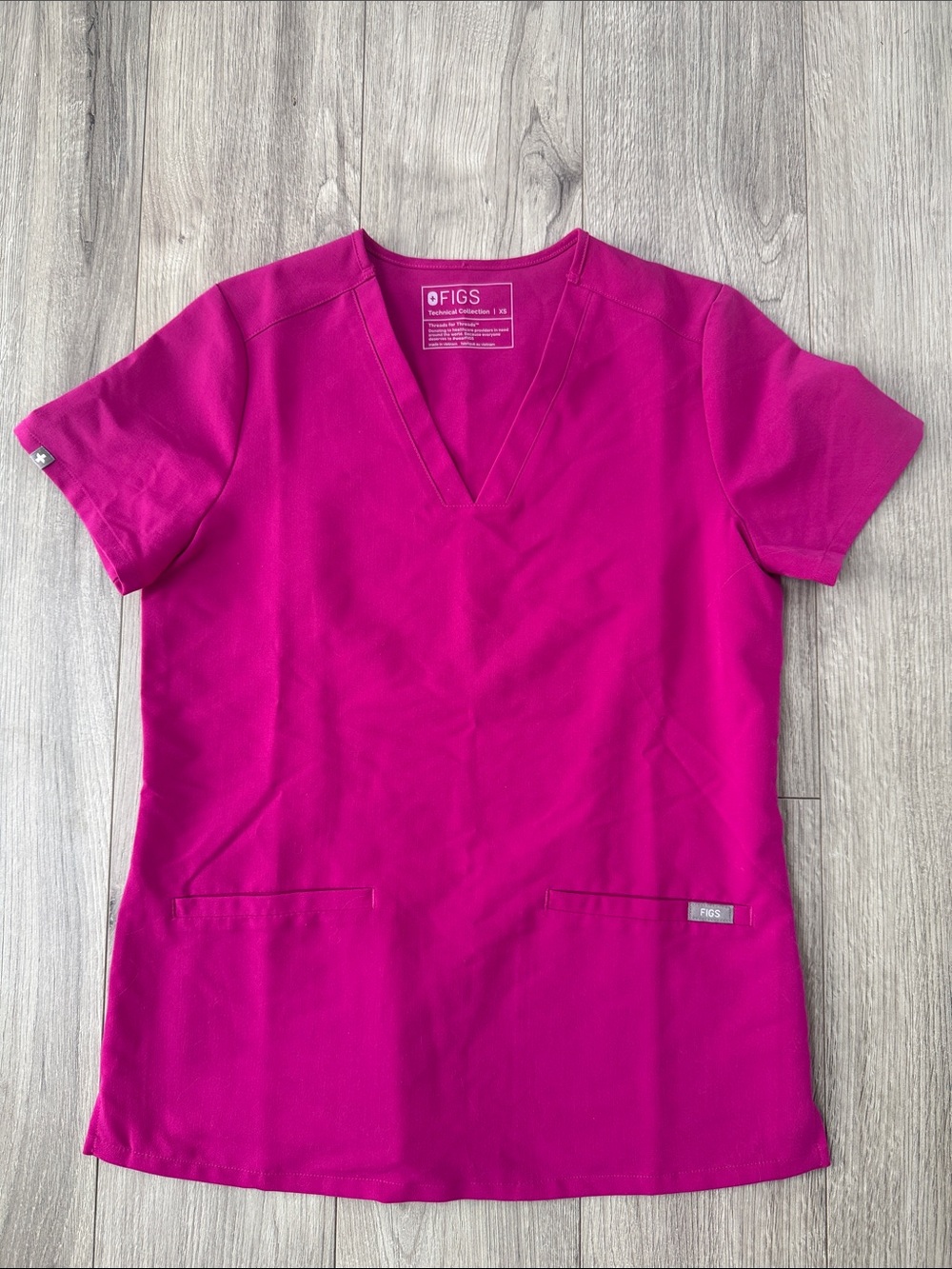 Figs Scrub Top like new